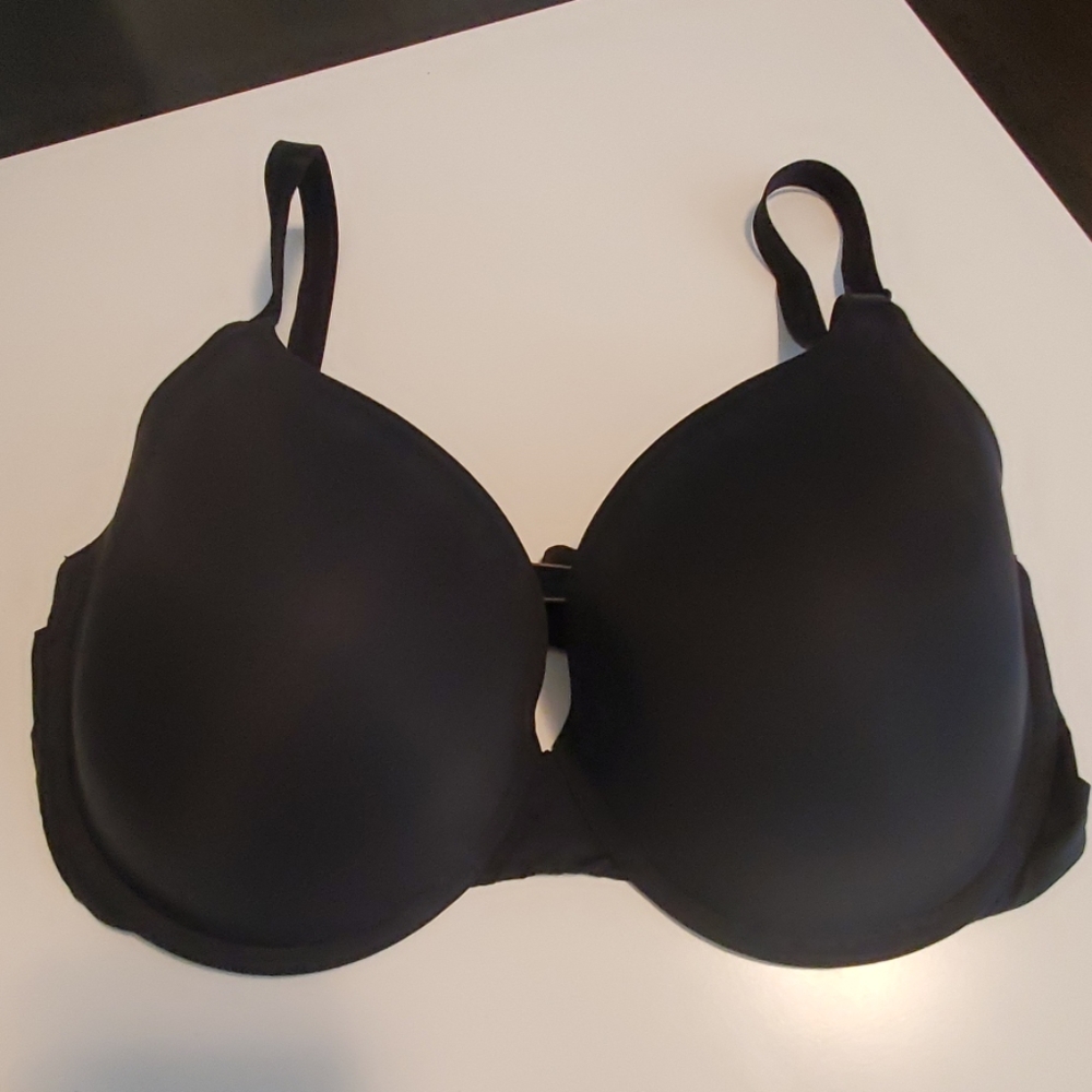Black VS T-shirt demi bra